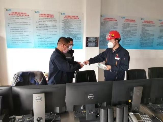连续七天！爱游戏网页版_爱游戏aiyouxi（中国）化学奔赴在路上 数百吨消毒液喷洒在济宁及周边各县区